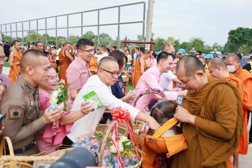 สพอ.เมืองมหาสารคาม ร่วมโครงการ “1 อำเภอ 1 แลนด์มาร์ค หิ้วตะกร้า นุ่งไทย ใส่บาตร สืบสานวัฒนธรรมไทย